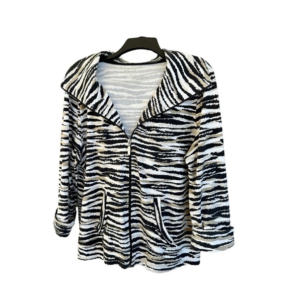 KIM ROGERS, STYLISH ZIP FRONT JACKET. ANIMAL PRINT DESIGN. SIZE XL - Picture 1 of 8